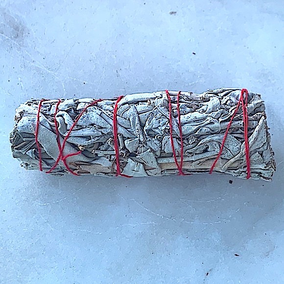 SAGE SMUDGE CLEANSING STICK WITH RED ROSE PETALS - Picture 5 of 6